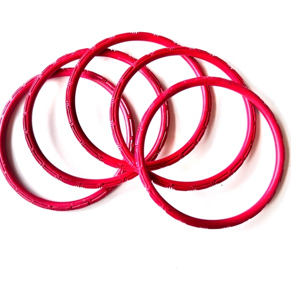 Vintage Bangles Cinnabar Red Carved Set Lot of Bracelets Asian Jewelry - Picture 4 of 7